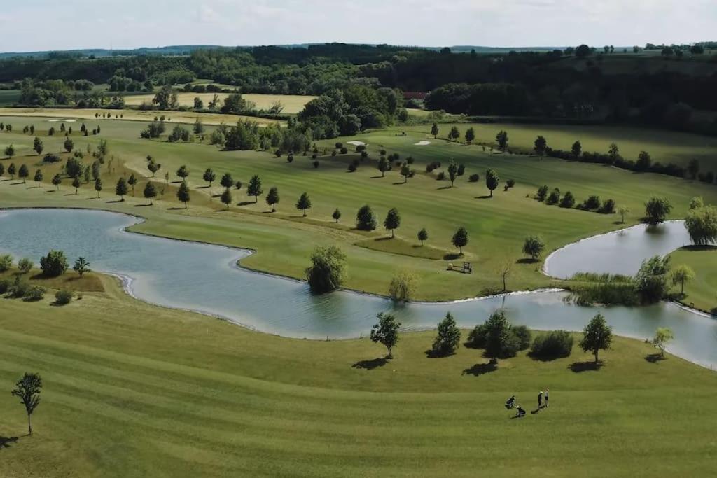 Luxus Appartement Am Golfplatz Und Therme Lutzmannsburg Zsira Exteriér fotografie