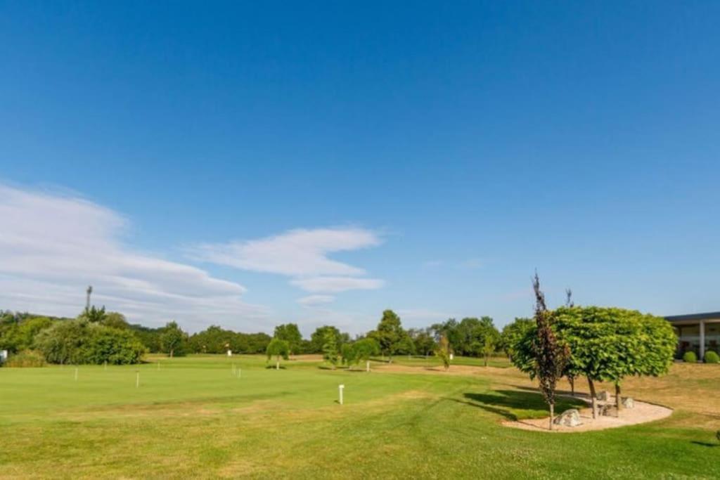 Luxus Appartement Am Golfplatz Und Therme Lutzmannsburg Zsira Exteriér fotografie