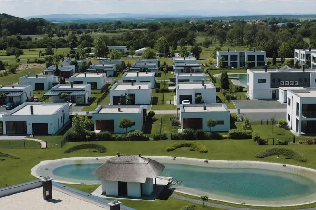 Luxus Appartement Am Golfplatz Und Therme Lutzmannsburg Zsira Exteriér fotografie